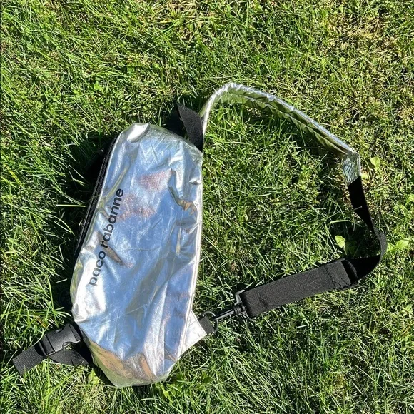 Paco Rabanne Metallic Silver Belt Bag new - Picture 1 of 1